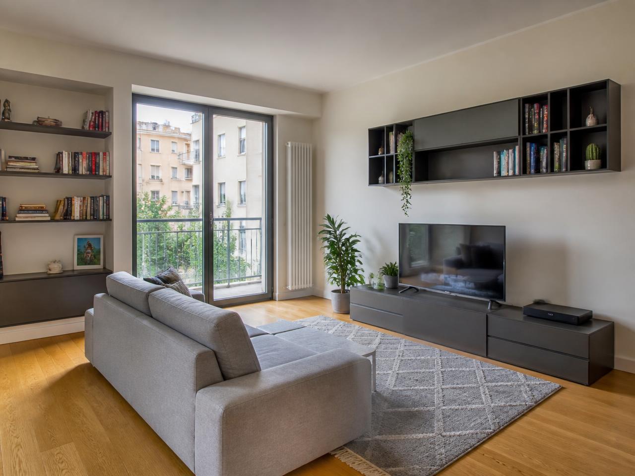 Trilocale con balcone, zona semicentrale